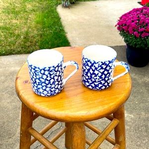 Set two blue and white mugs